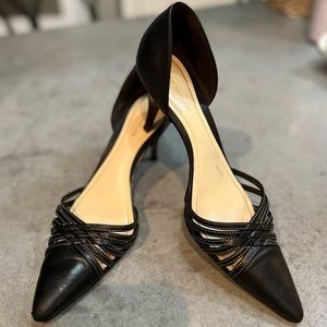 Ann Taylor navy pumps